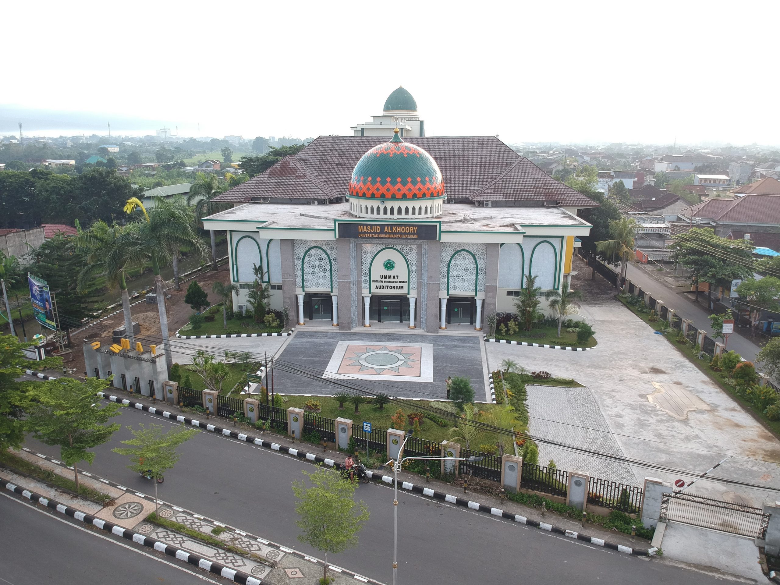 PEMBERITAHUAN MILAD KE-44 UNIVERSITAS MUHAMMADIYAH MATARAM