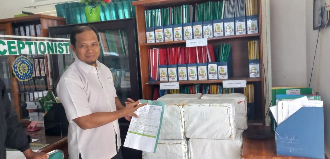 Pendistribusian Buku Pedoman Tahun Ajaran 2025-2026